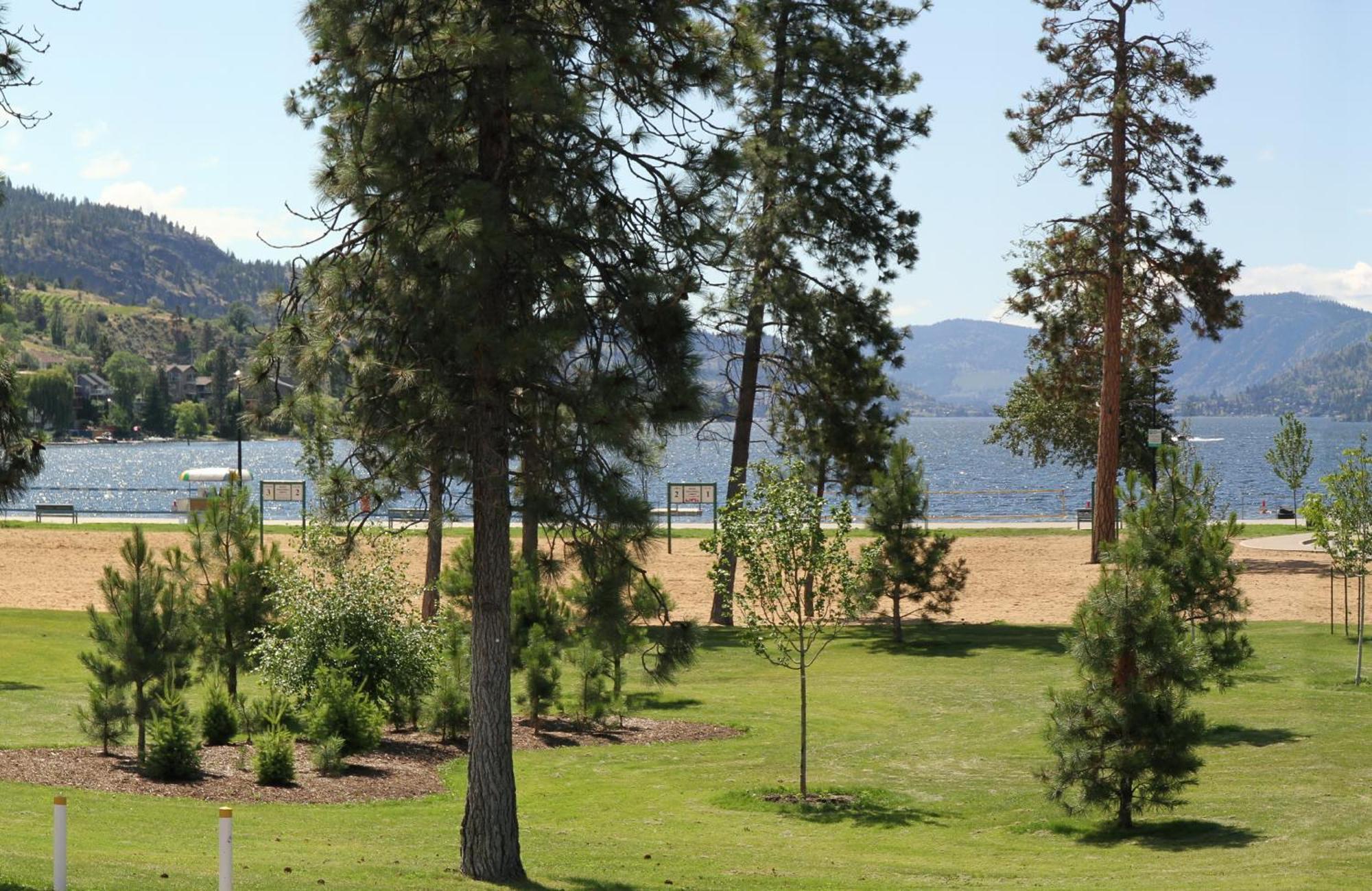 Waterfront Inn Penticton Exterior photo
